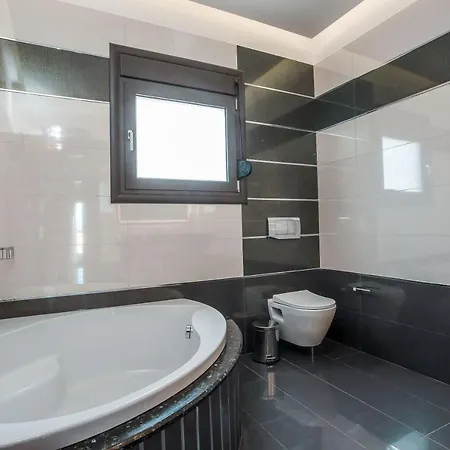 Le Ialyse Luxury Vilă *